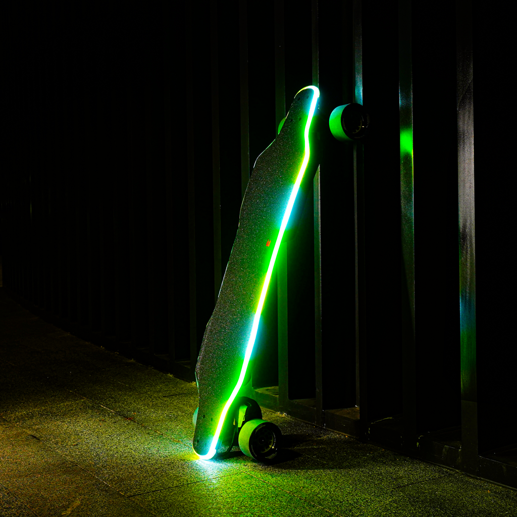 Backfire Zealot S3 Belt Drive Electric Skateboard with Major V3 Remote - Image 2