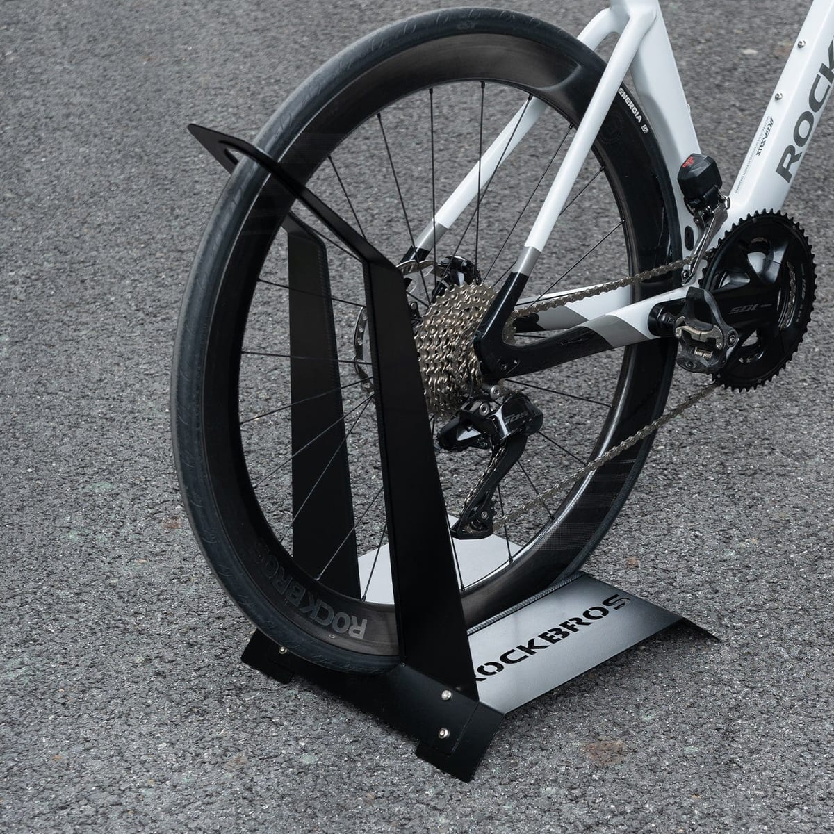 L-Shaped Carbon Steel Floor Rack for Multi-Bike Storage - Image 3